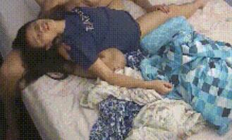 《高清摄像头破解》真实记录肌肉猛男和美女老婆之间的啪啪全过程