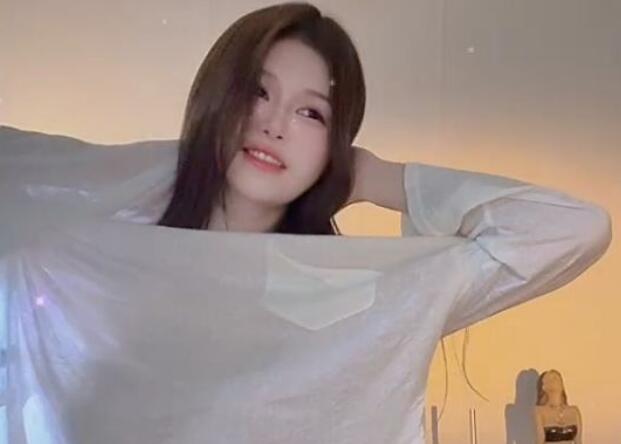 【快手】迷人的张奶奶 3 透视装乳摇 漏内 视角热舞