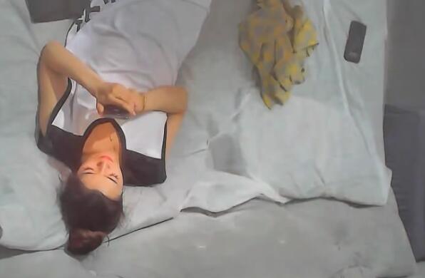 类似球服衣服的女孩和男友啪啪【0.8G】