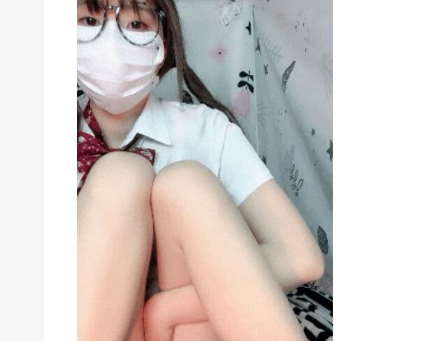 JK制服白丝青春双马尾少女【酥酥同学】宿舍偷偷直播 听指挥展示酥胸粉穴 BB流出血 114V 58.6G