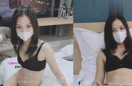 【淫妻福利】，91大神圈养极品骚婊，反差眼镜母狗【小懒猫】各种公共场所露出自慰3P调教(34V)