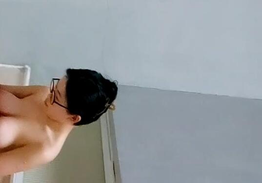 第三十三弹~国内某温泉会所~戏水更衣拍~爽~13V【4.44G】
