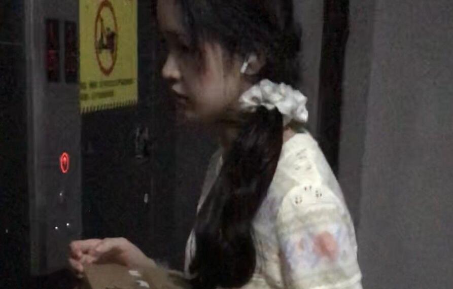 【TKCD】177.开闪抄底百褶裙妹子