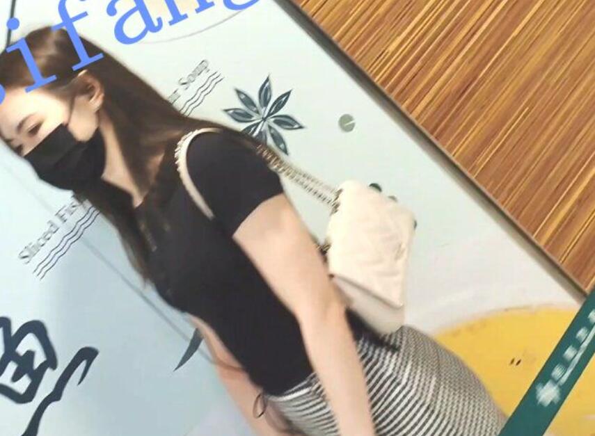 【十八楼牛牛系列CD】11-格子裙美腿淑女骚内紧紧勒进屁股