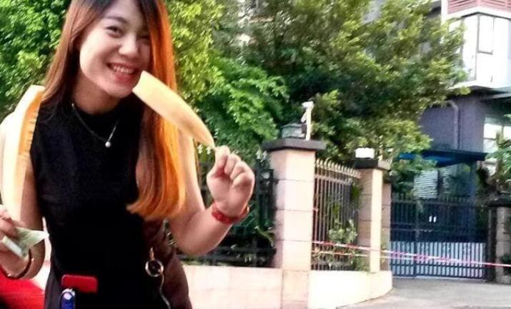 泄密夫妻交换群流出❤️夫妻性爱自拍投稿90后骚妻制服诱惑变身女骑士（2V)