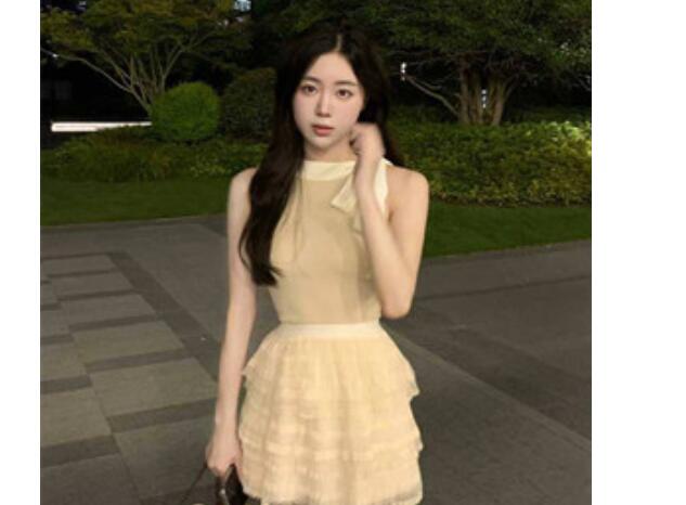 山东极品大长腿美女❤️董佳瑶❤️偷情金主惨遭男友曝光 JK短裙妖娆性感 蜜穴紧夹汁水喷涌！