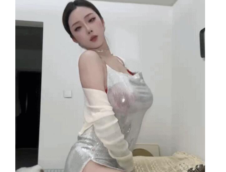 【快手福利】极品网红脸女神【臻妮】湿身骚舞道具自慰
