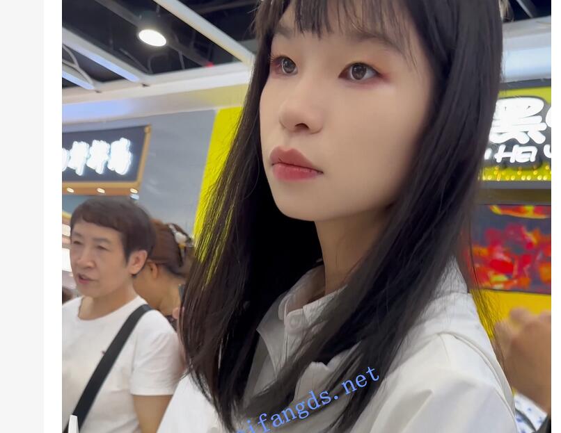 【KFC】JK制服学生妹和男友逛街·短裙过膝白丝白内怼着脸CD