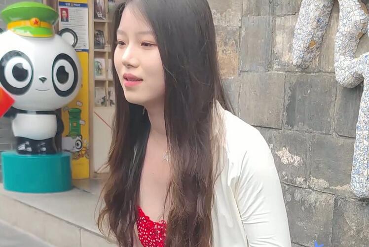 【CSCD】红色连衣裙小姐姐和闺蜜旅游打卡，白色内内