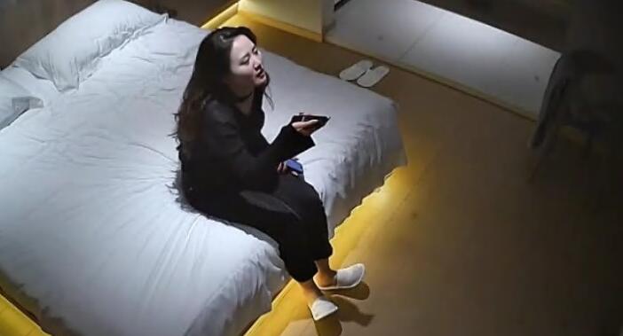 10-31流出酒店❤️性饥渴气质少妇开好房等健壮男同事过来偷情各种姿势把他操爽了