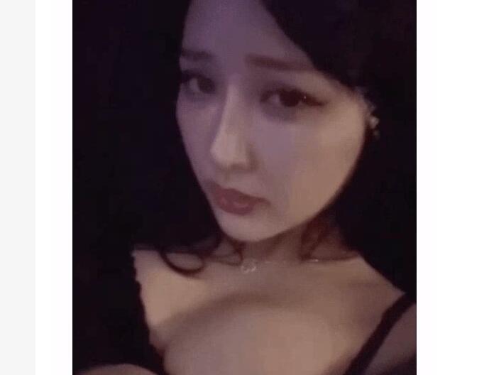 超美大眼睛御姐✅李娜娜✅KTV包厢里的微醺下的口爱包厢厕所爱爱激战,直接ktv里让美女给我口交,最后忍不住拉到厕所里猛操
