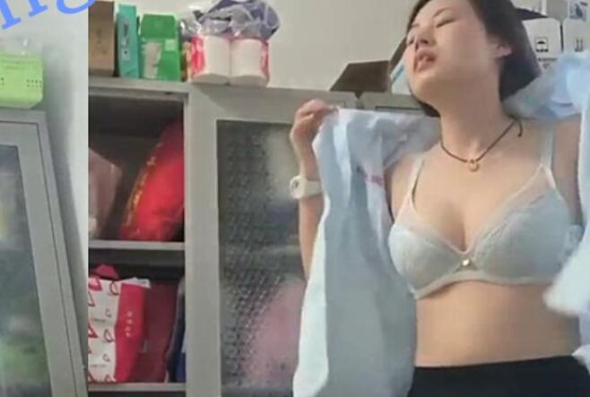 ❤️【护士换衣服】某医院真实多位护士换衣服