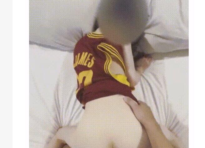 ✅体育生富二代『运动宅男Bgg_17_ 』球服[小许路儿] 与 白丝情趣[缇苏姐姐] 标志性御姐身材 学校里的体育校花(4V)